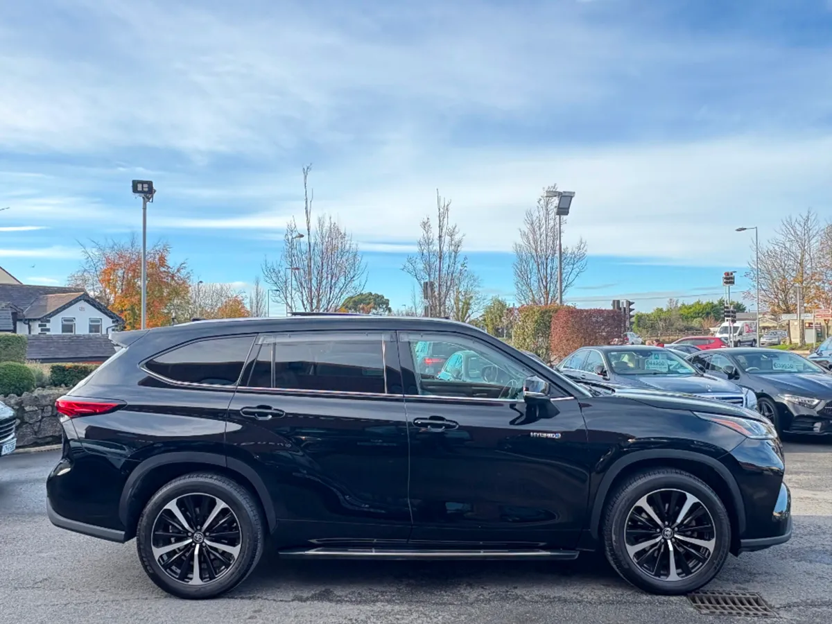 Toyota Highlander Platinum 7 Seater Auto 2.5 Hybri - Image 4