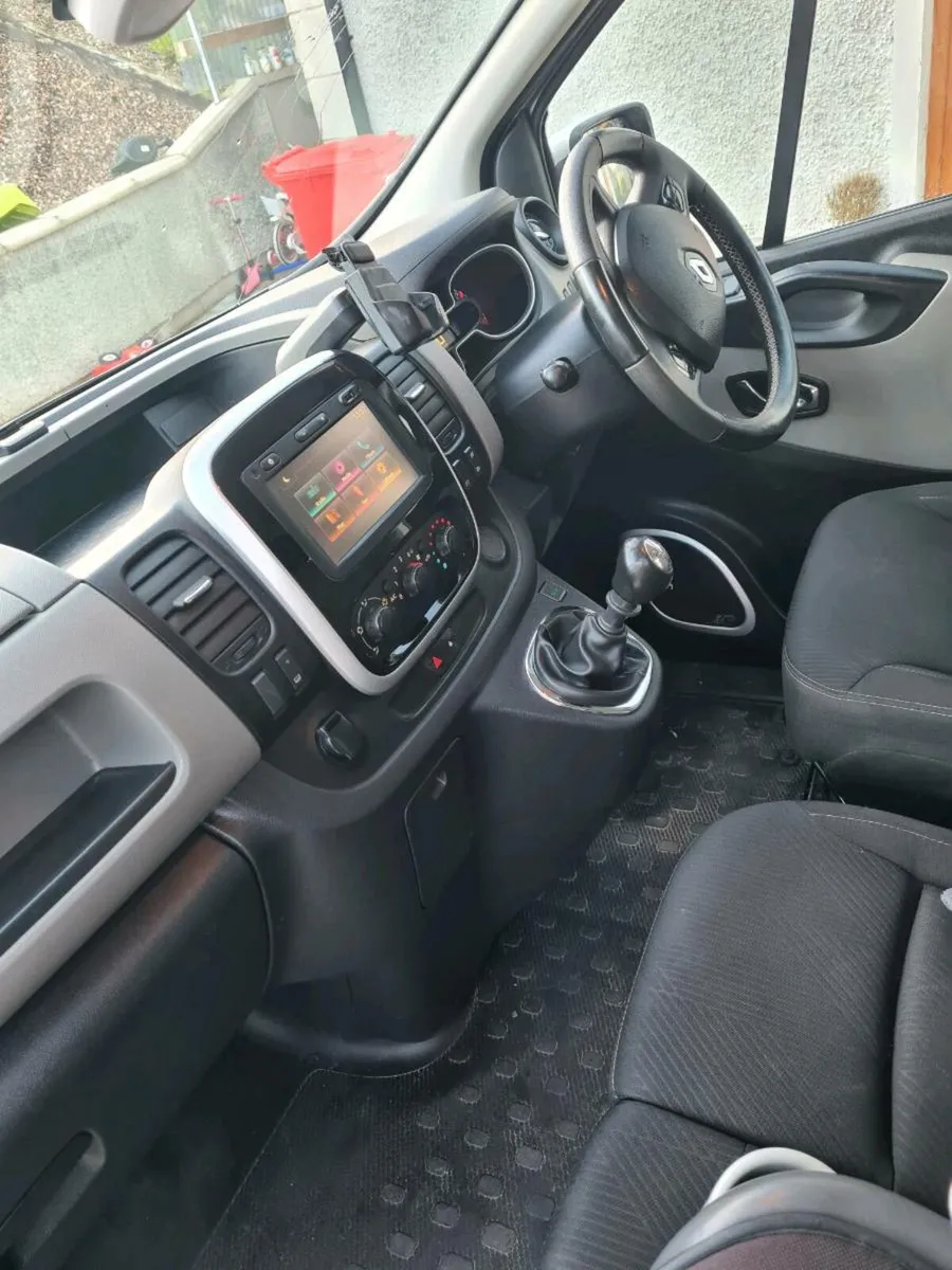 Renault Traffic - Image 4