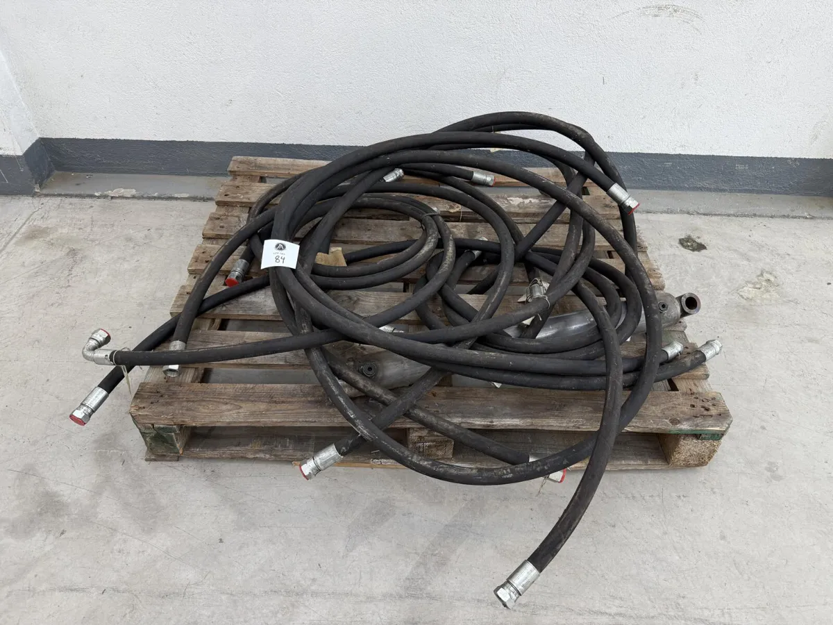 Selection of Hydraulic Hoses **Online Auction** - Image 1