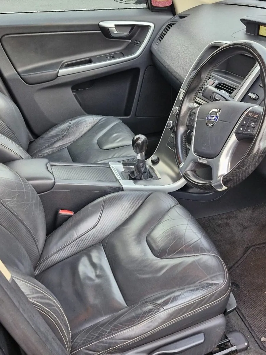 Volvo XC60 2010 - Image 4