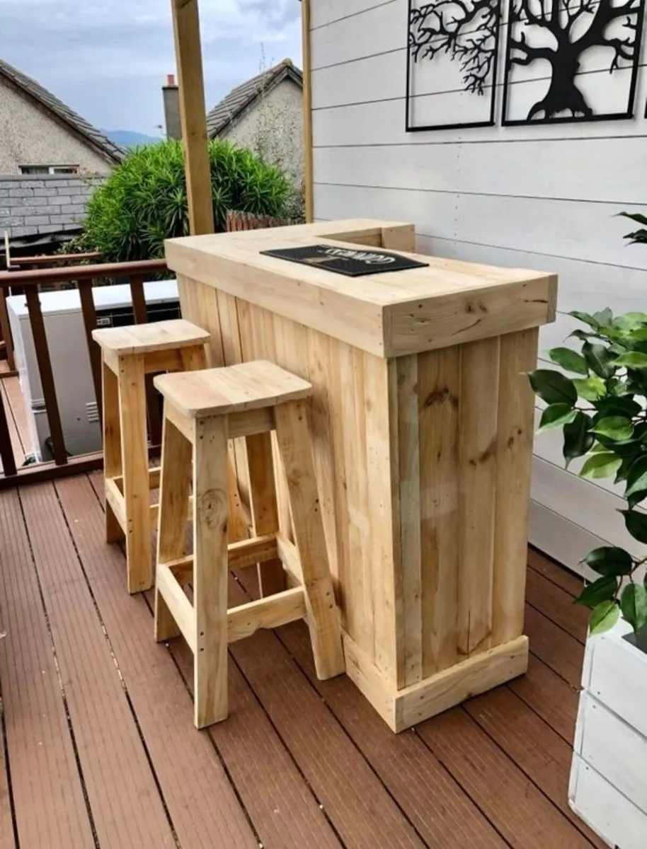 Handmade rustic homebar - Image 1
