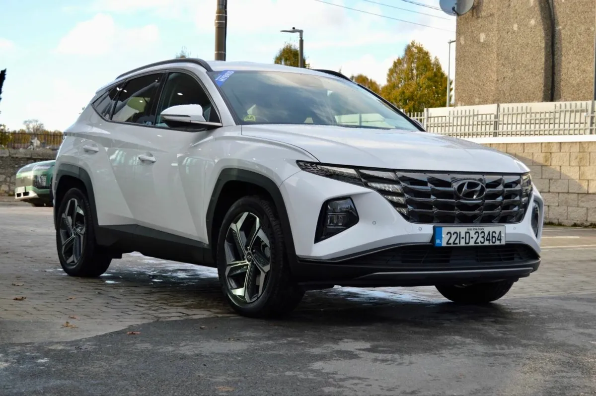 Hyundai Tucson 2WD Executive Plus HEV Auto, Black - Image 4