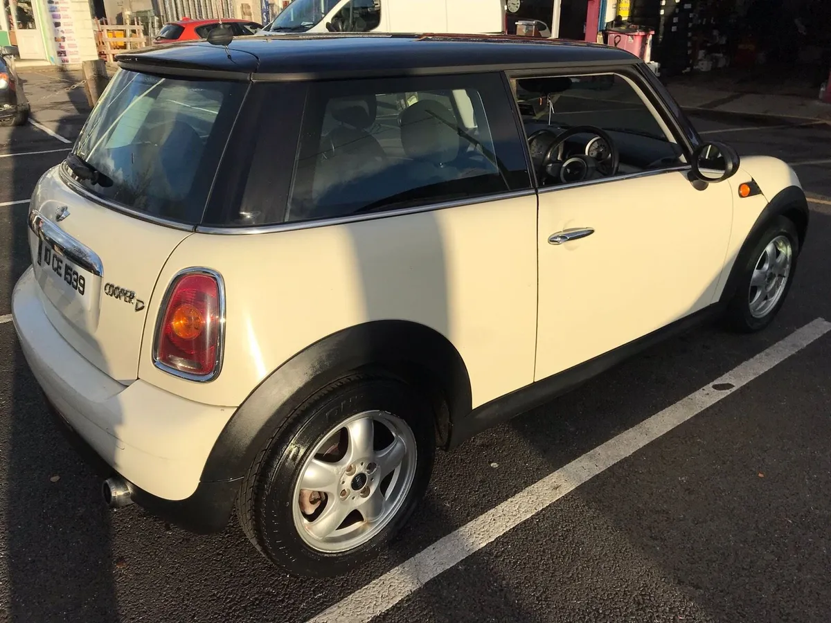 Mini Cooper - Image 4