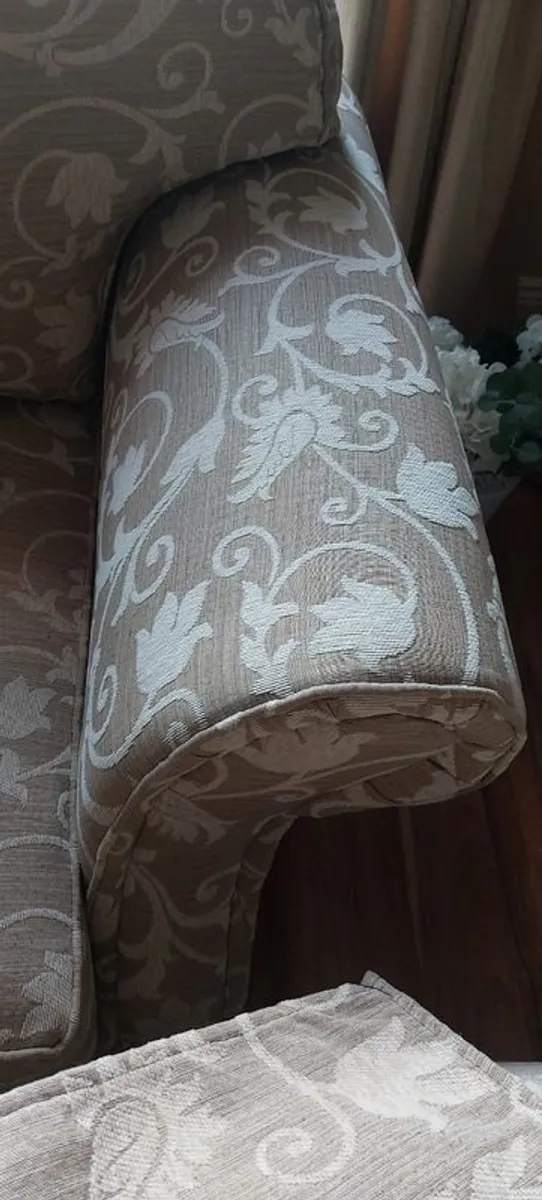 3&2 seater sofas - Image 4