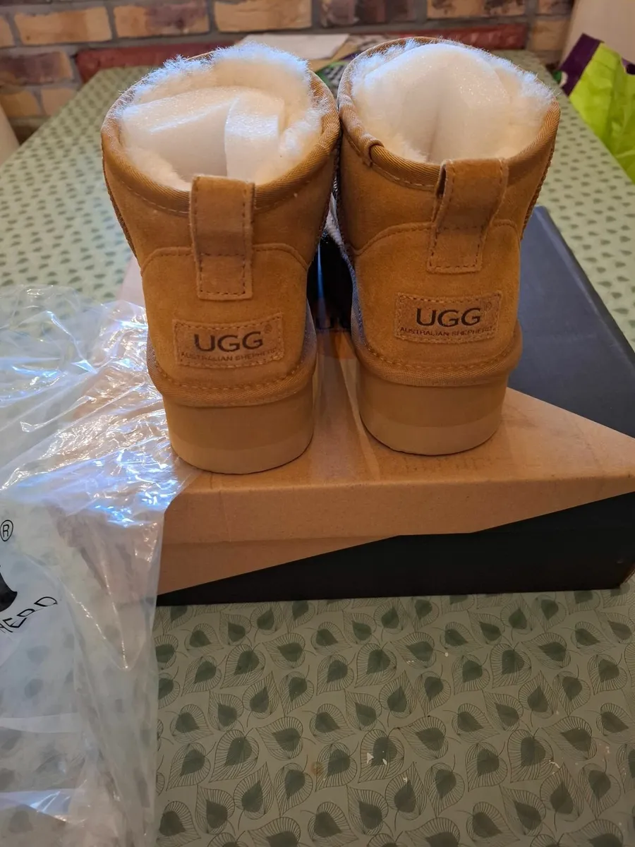 Ugg boots - Image 4