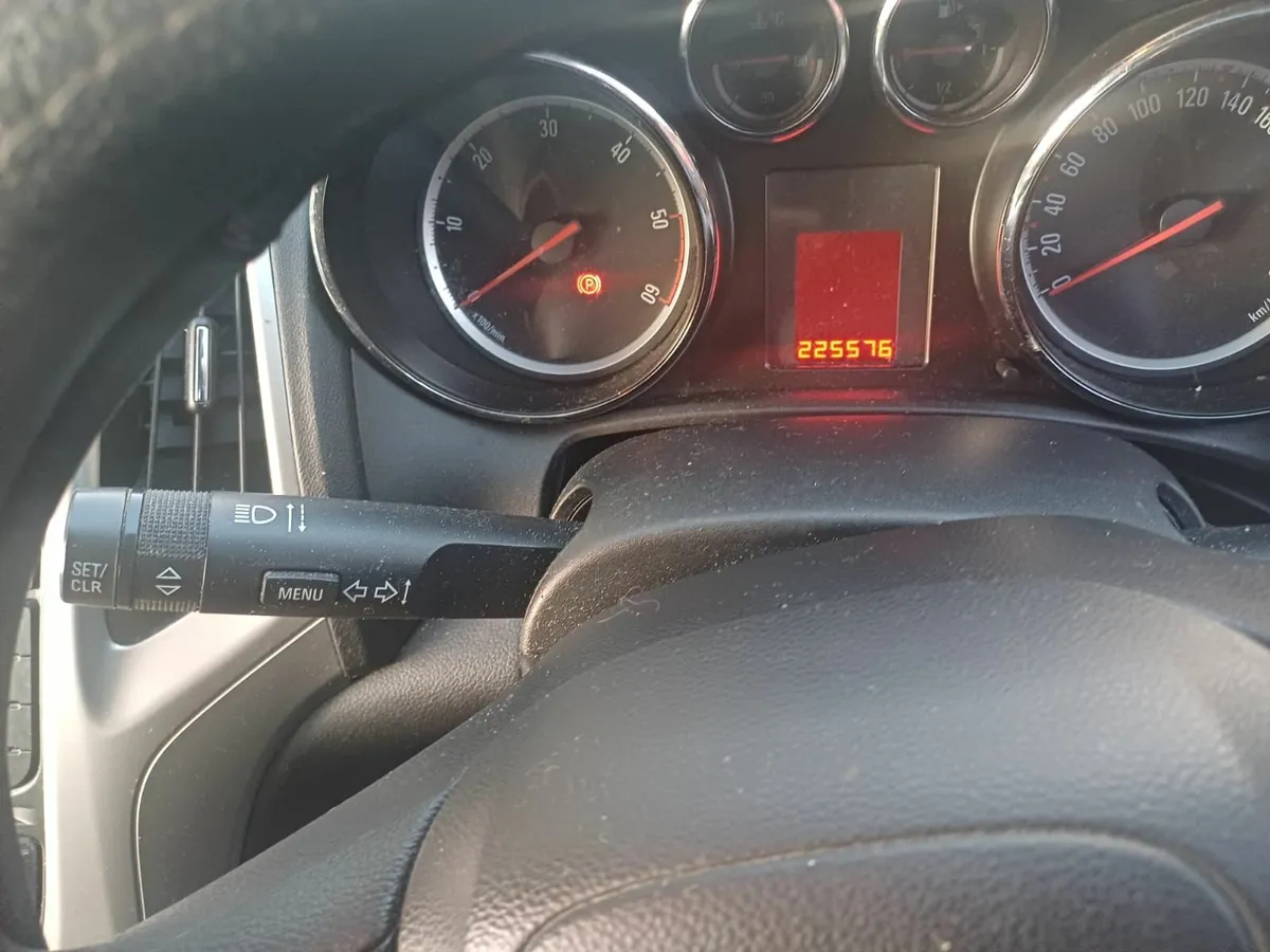 Opel Astra 2011 - Image 3