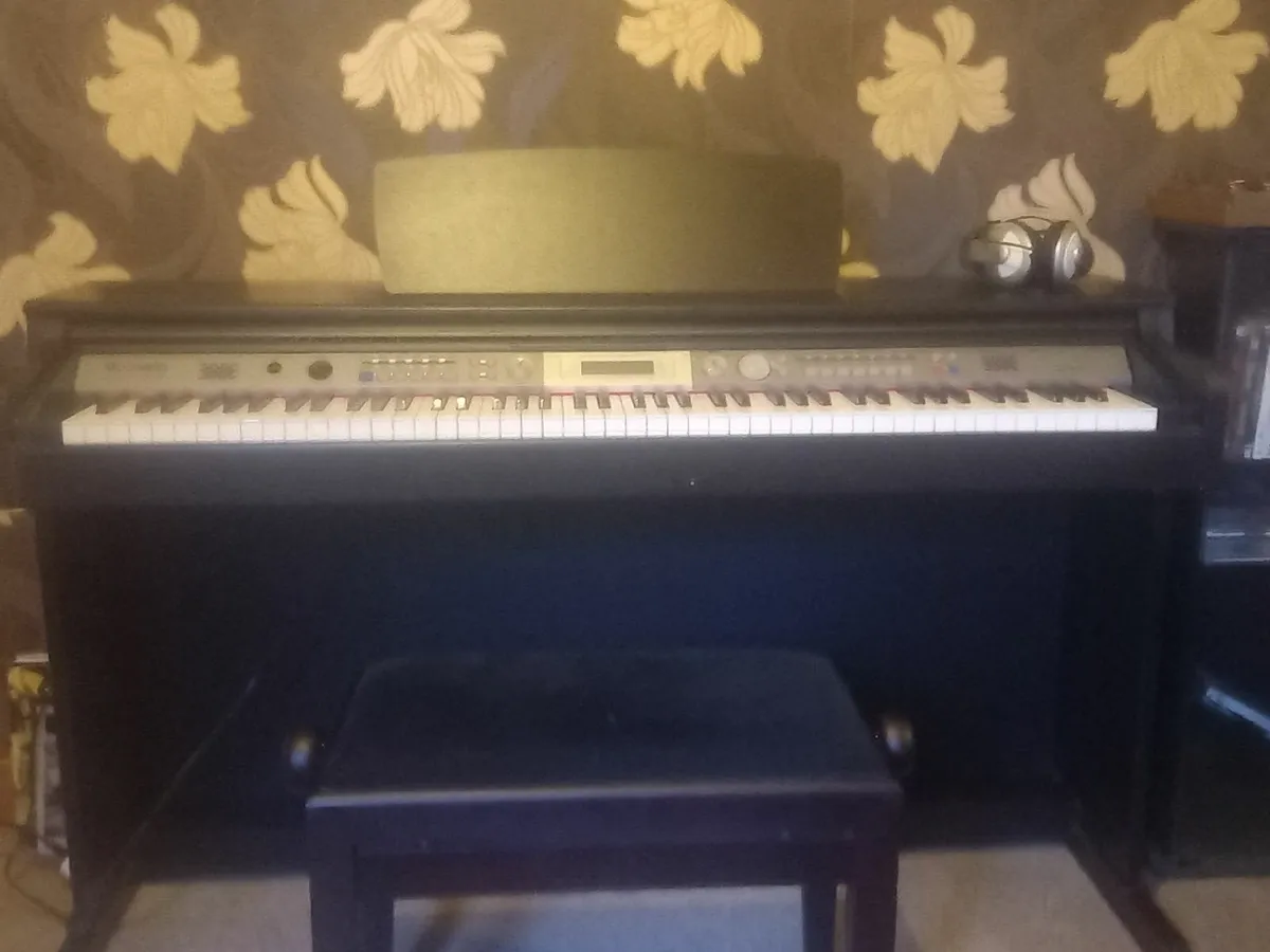 Electric Piano with weighted keys (88) - Image 1