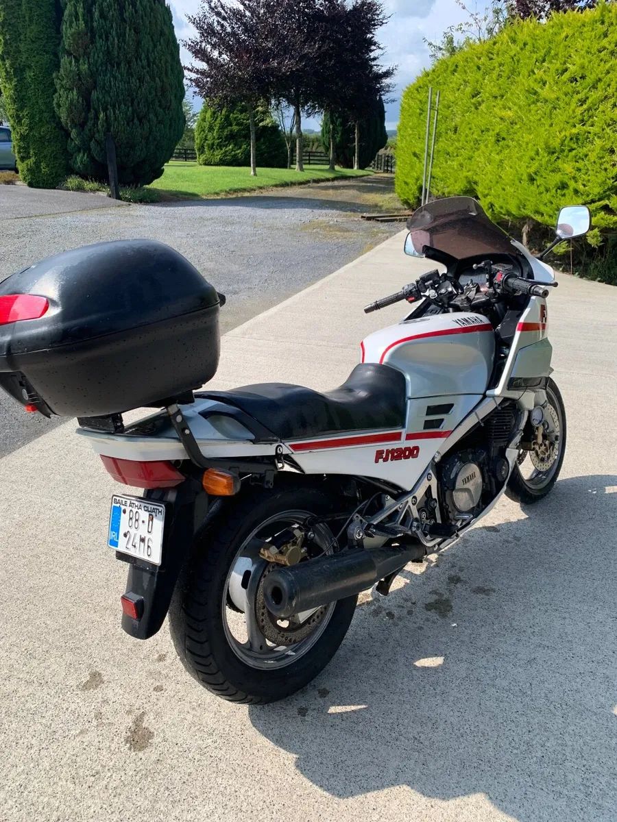 YAMAHA  FJ 1200 - Image 3