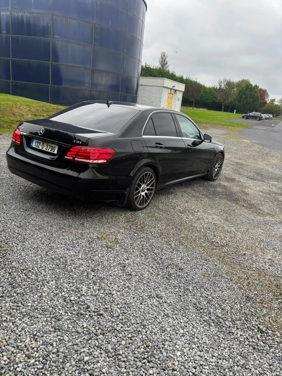 Mercedes Benz E Class - Image 2