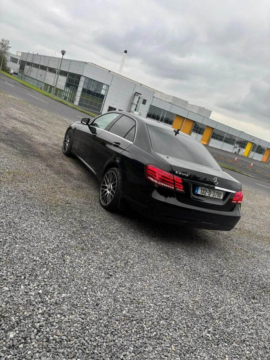 Mercedes Benz E Class - Image 3
