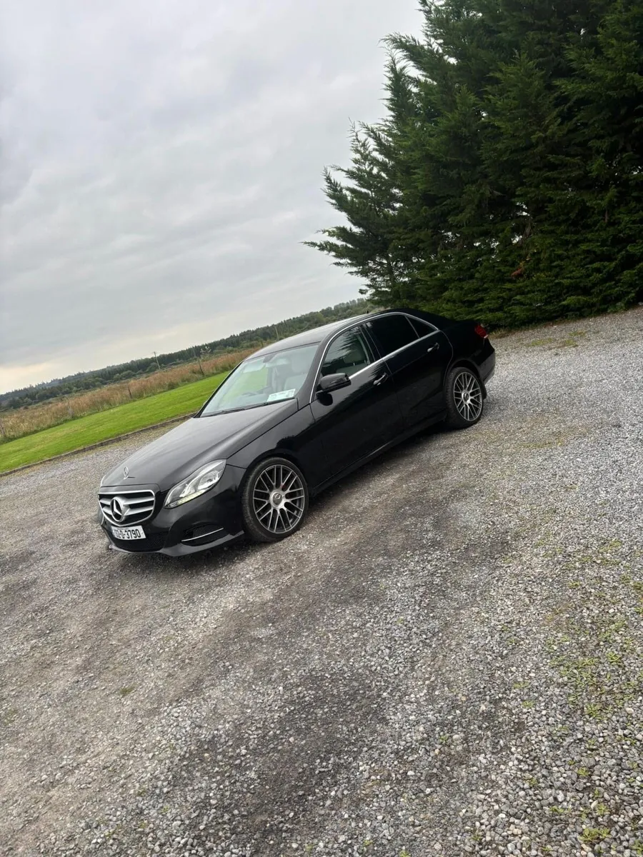 Mercedes Benz E Class - Image 4