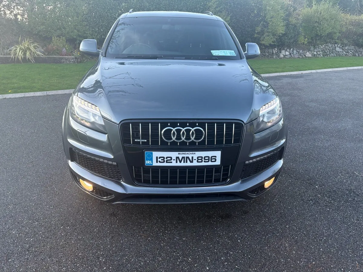 Audi Q7 S-Line Crew Cab - Image 2