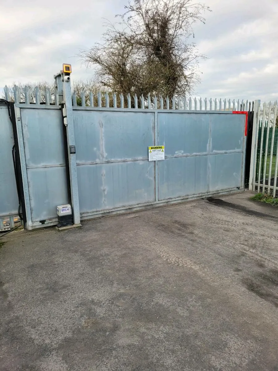 Truck, Bus Parking Dublin - Image 3