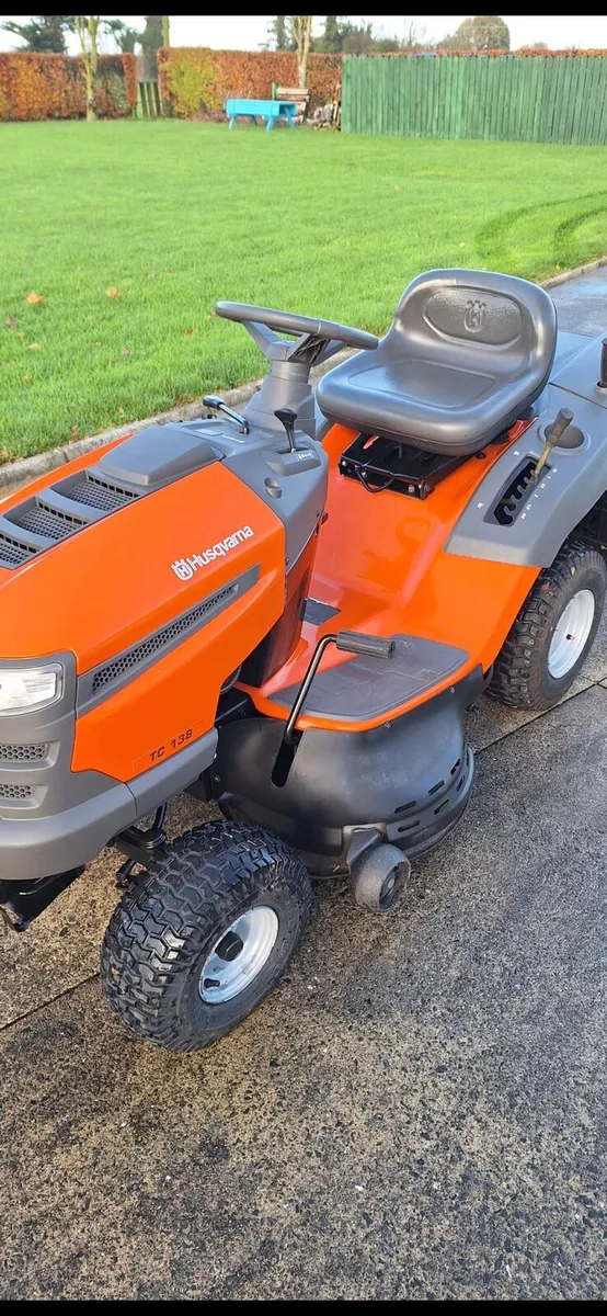 Husqvarna ride on lawnmower - Image 2