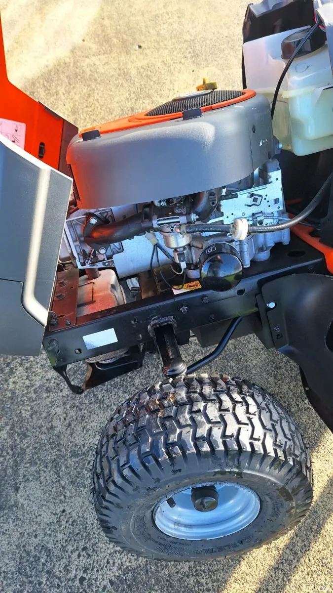 Husqvarna ride on lawnmower - Image 3
