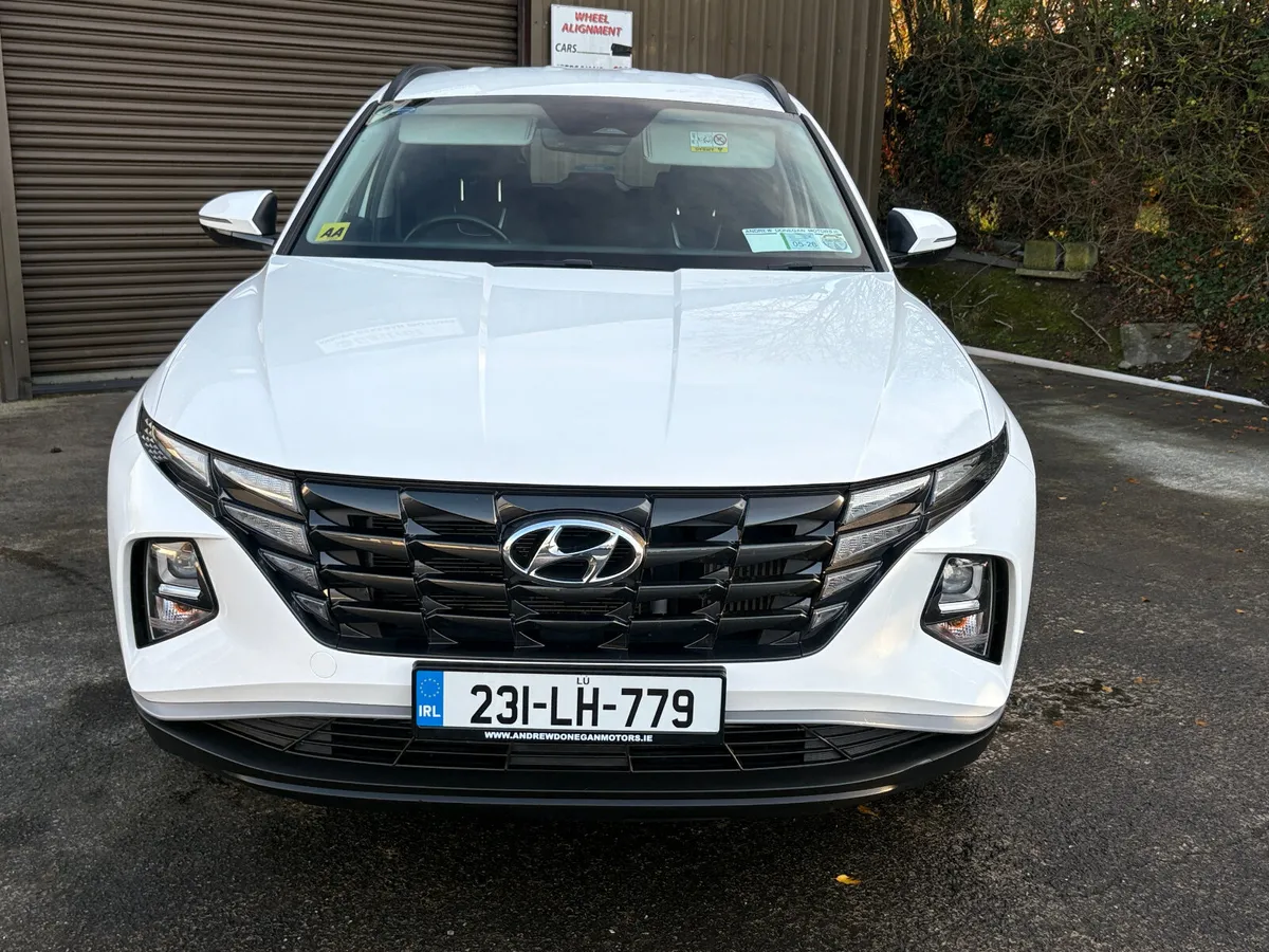Hyundai Tucson 2023 Executive ONLY 20000KM - Image 4
