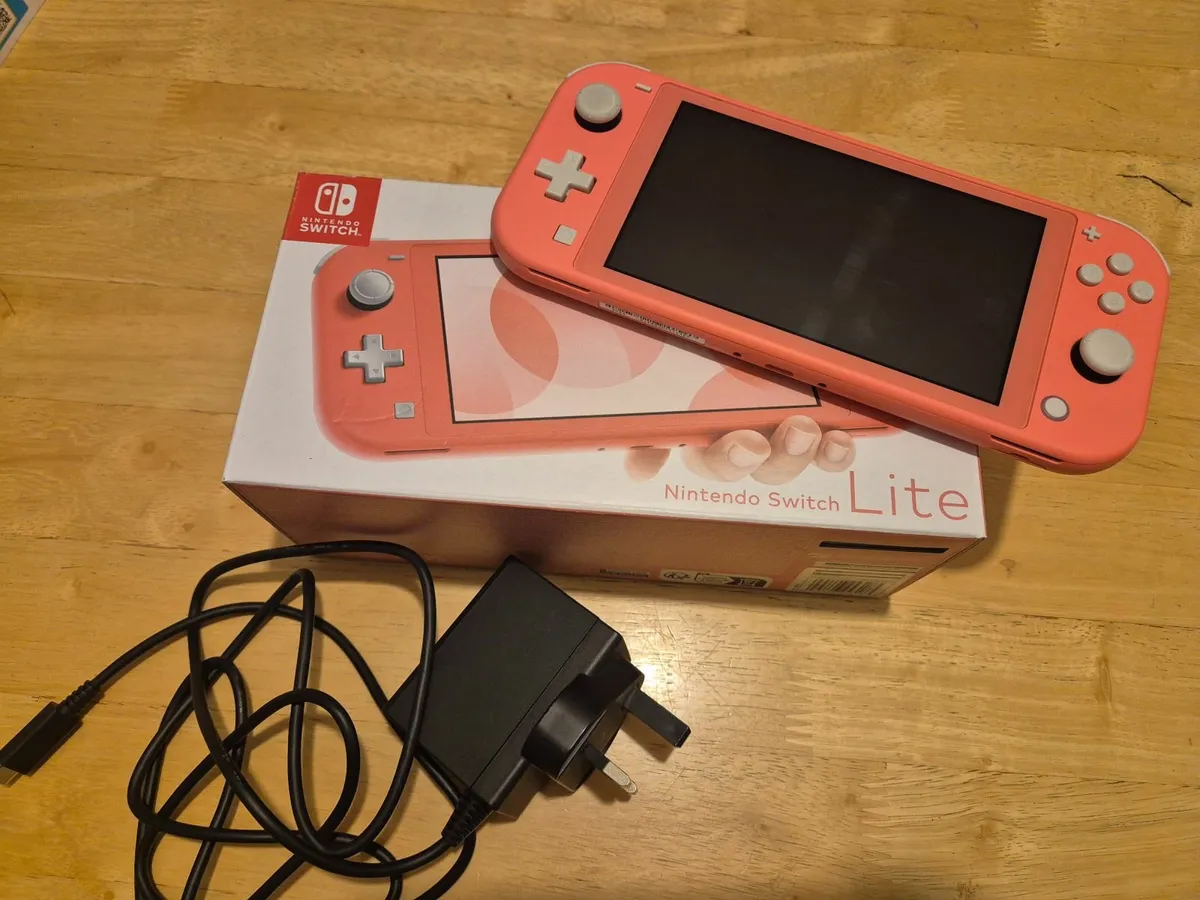 Nintendo Lite Coral