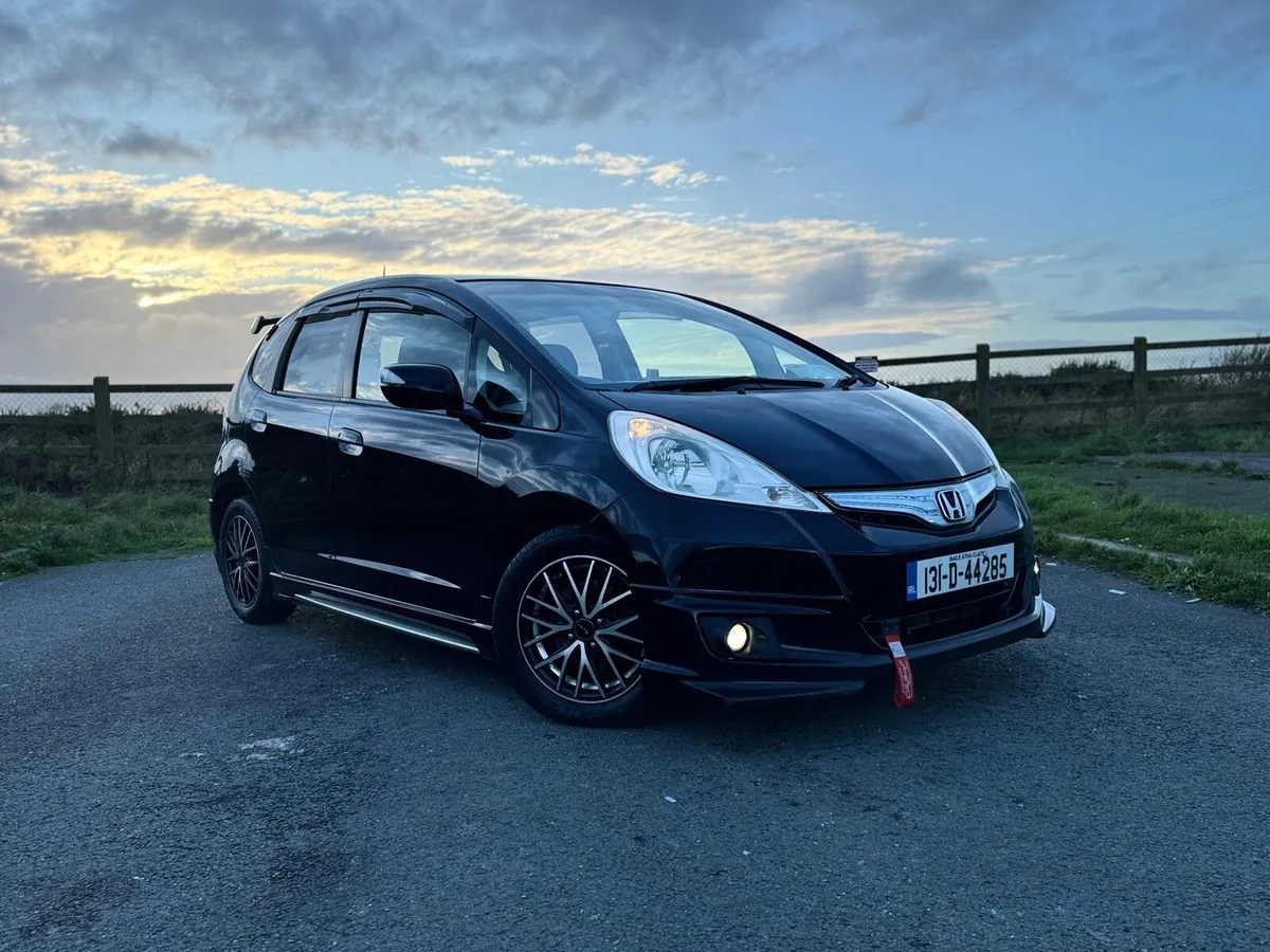 2013 HONDA FIT. MUST SEE. LOW MILEAGE. NCT & TAX - Image 1