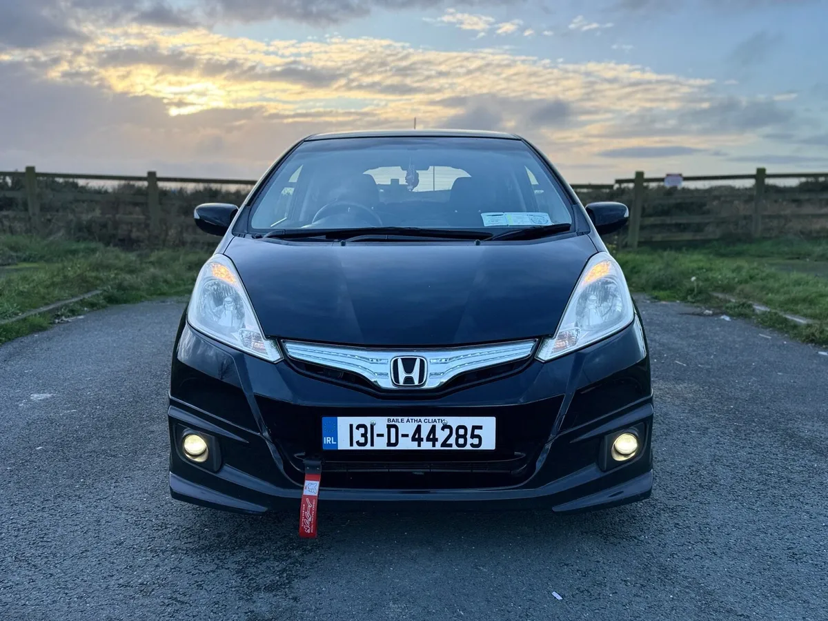 2013 HONDA FIT. MUST SEE. LOW MILEAGE. NCT & TAX - Image 2