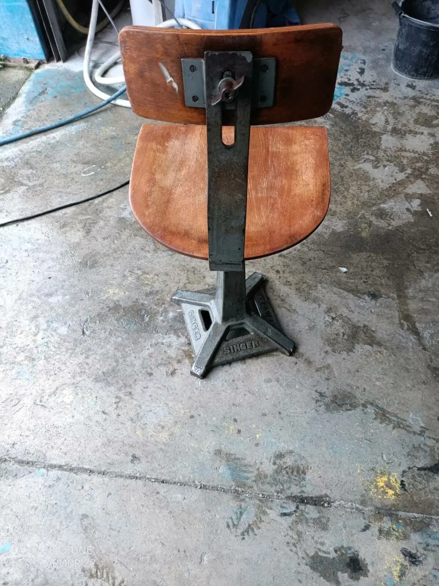 Antlques armchair for seamstress - Image 3