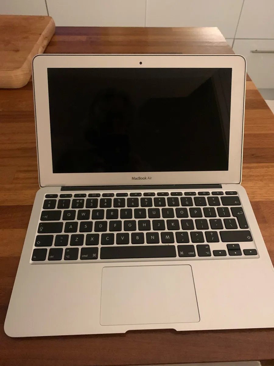 MacBook Air - Image 2