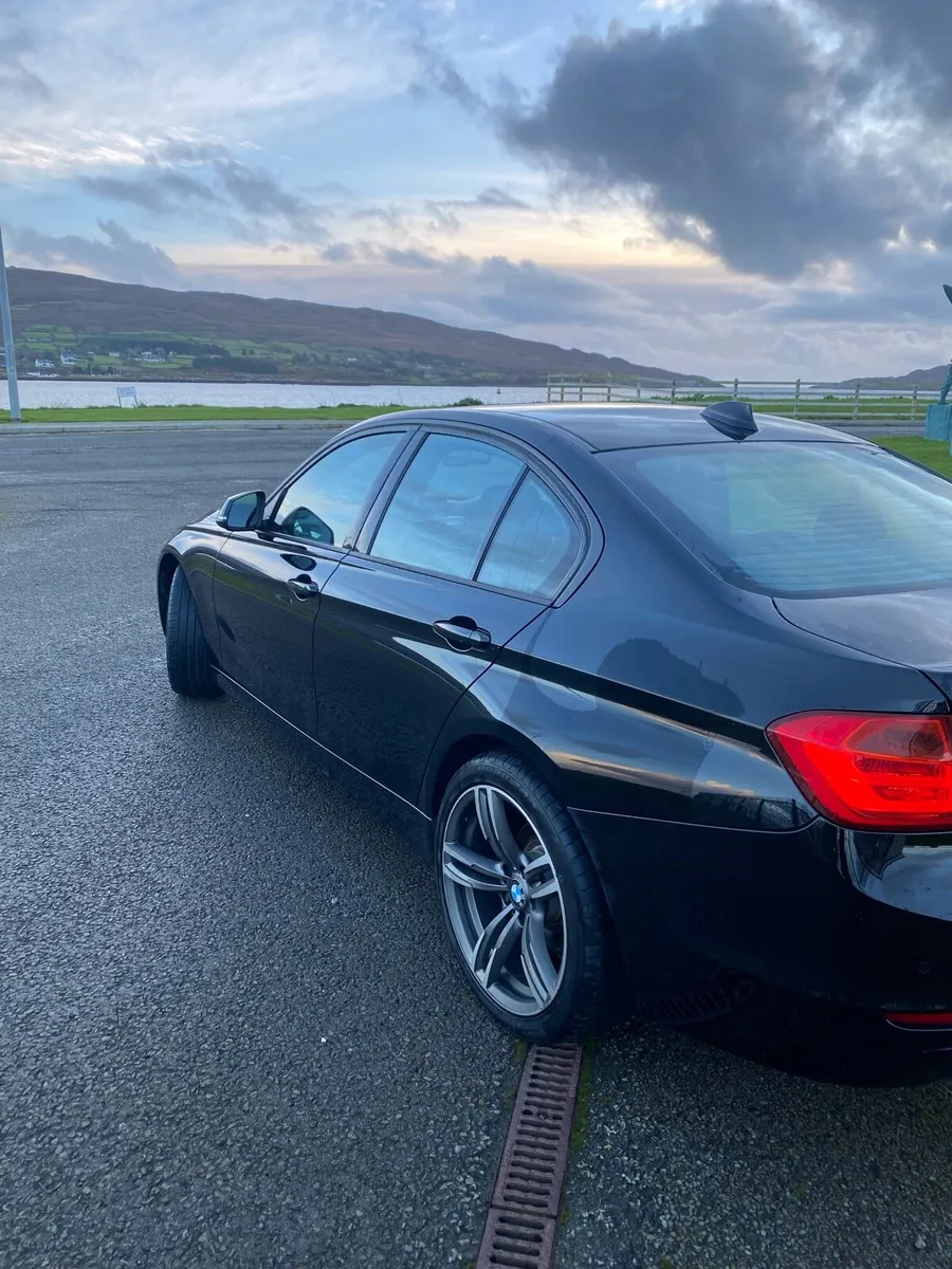 BMW - 318D Sports - Image 3