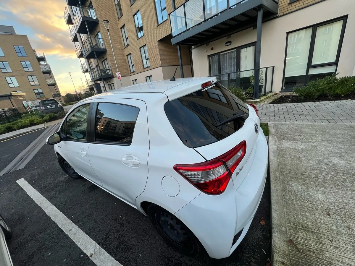 TOYOTA VITZ DAA-NHP 130 5DR AUTO - Image 4