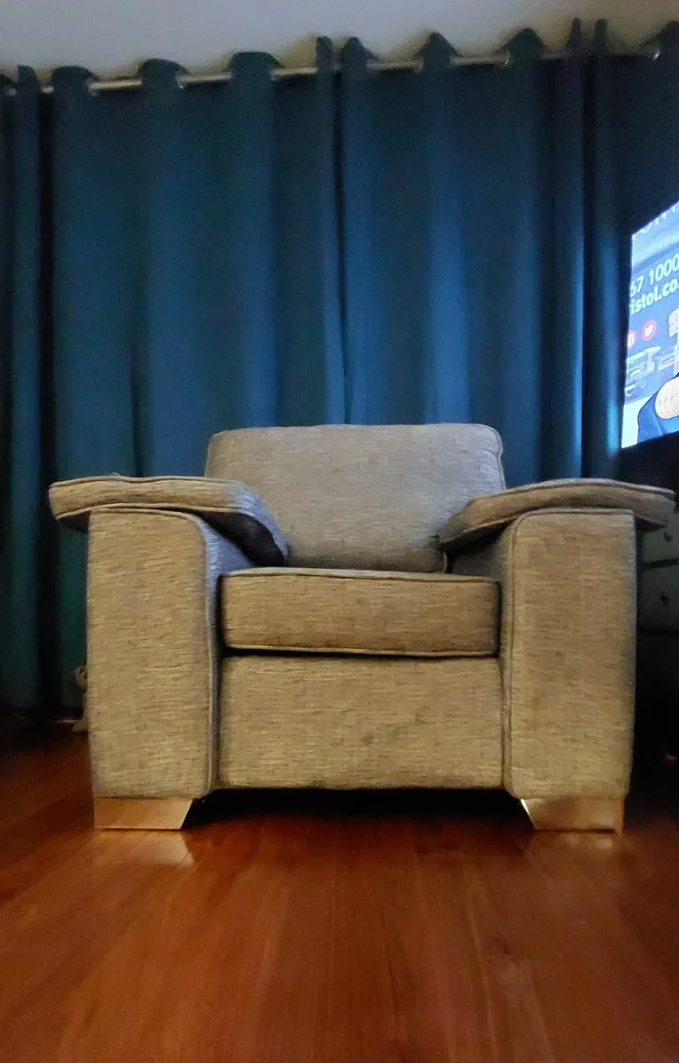 2+2+1 sofa set for sale - Image 3