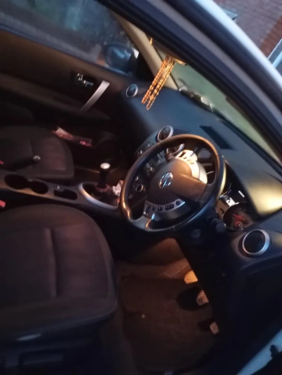 131 Nissan Qashqal +2 - Image 4
