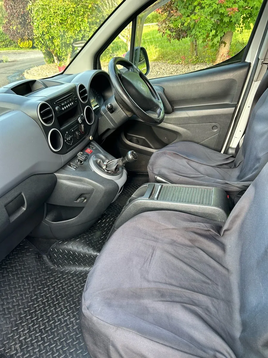 Peaugot Partner Van - Image 4
