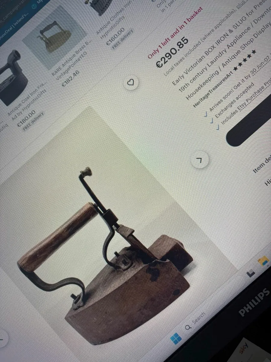 Antique smoothing irons - Image 2