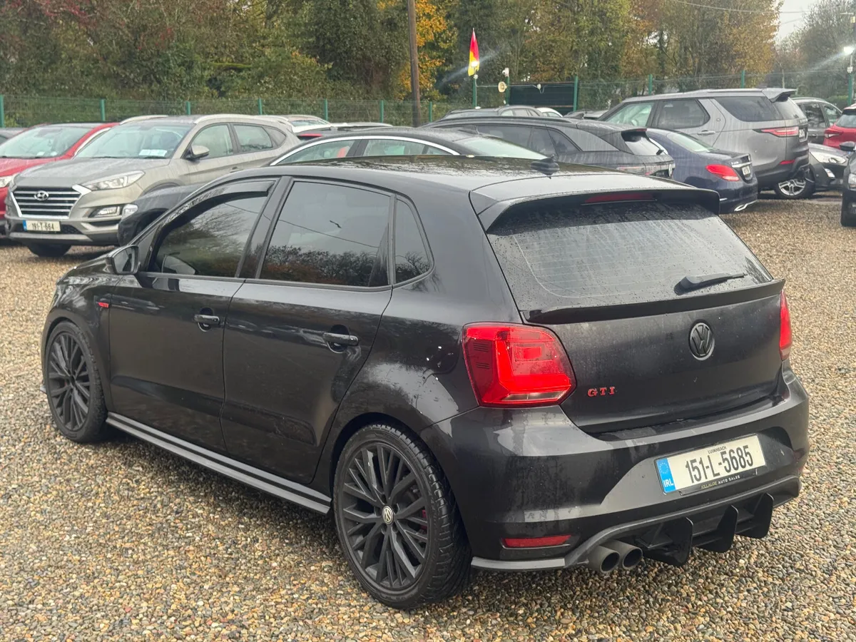 Volkswagen Polo 2015 - Image 2
