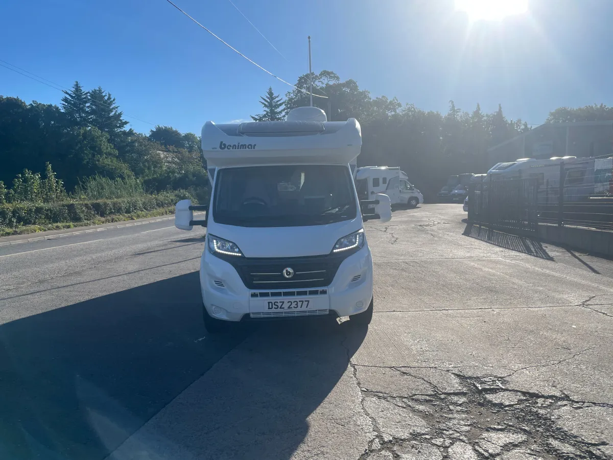 Great seating / sleeping space for 4 adults - Image 4