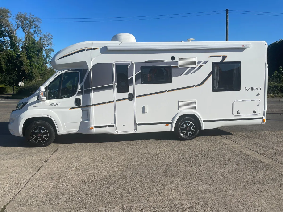 Great seating / sleeping space for 4 adults - Image 1