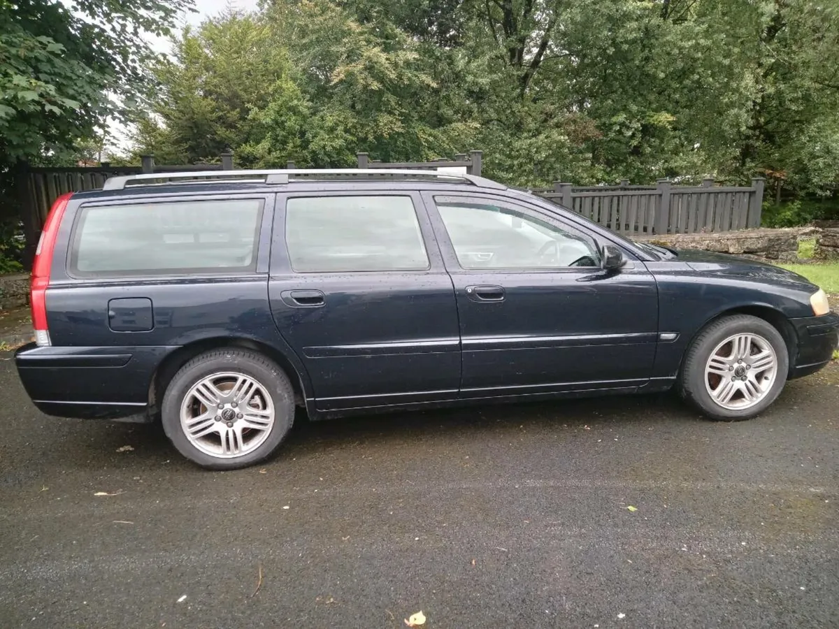 Volvo Estate 05 - Image 1