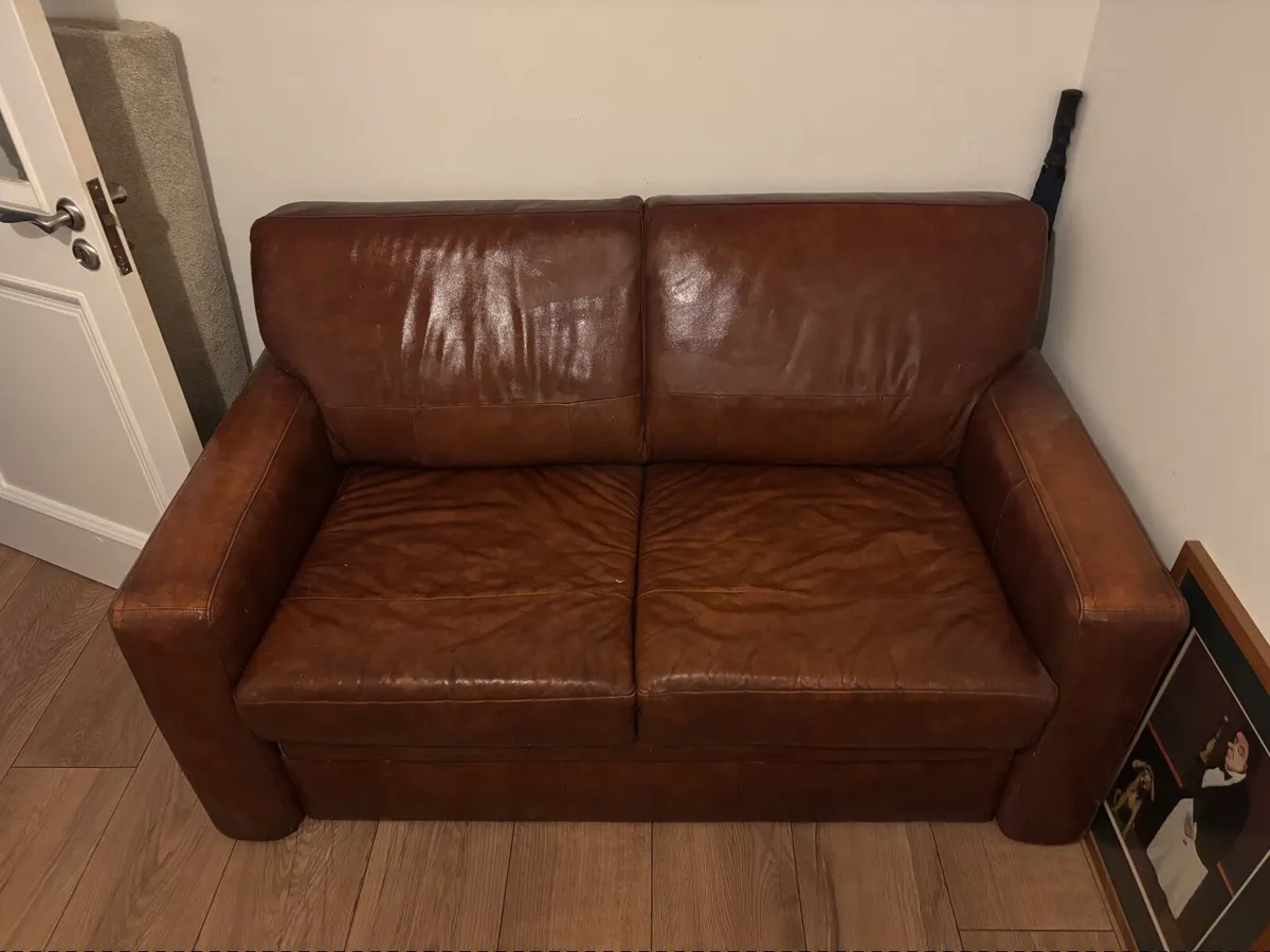 2 seat leather couch/divan bed - Image 1