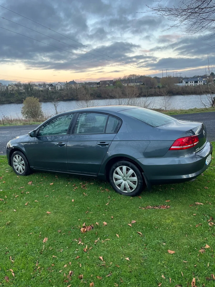 Volkswagen Passat 2012 1.6 Diesel blue motion - Image 4