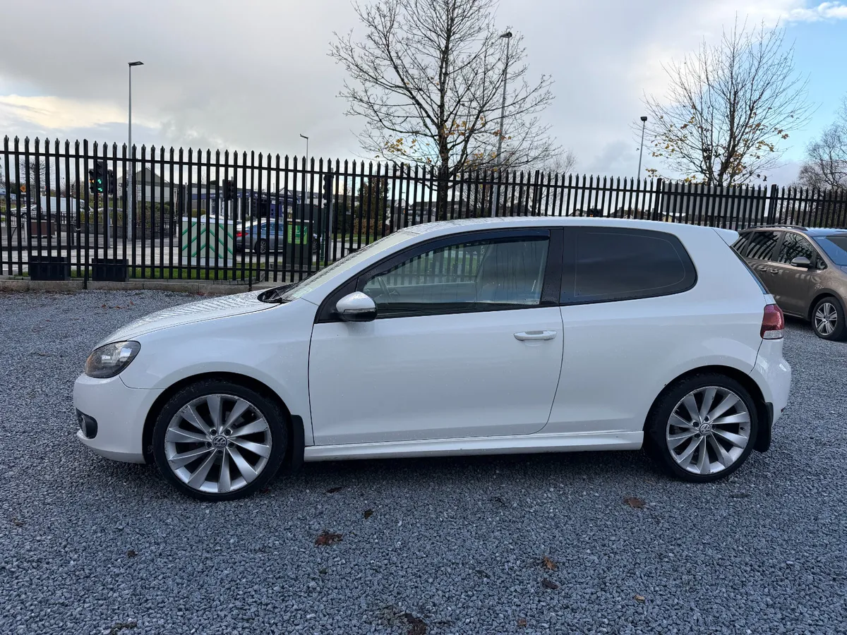 2011 Volkswagen Golf 1.6 TDI 105HP Bluemotion - Image 4