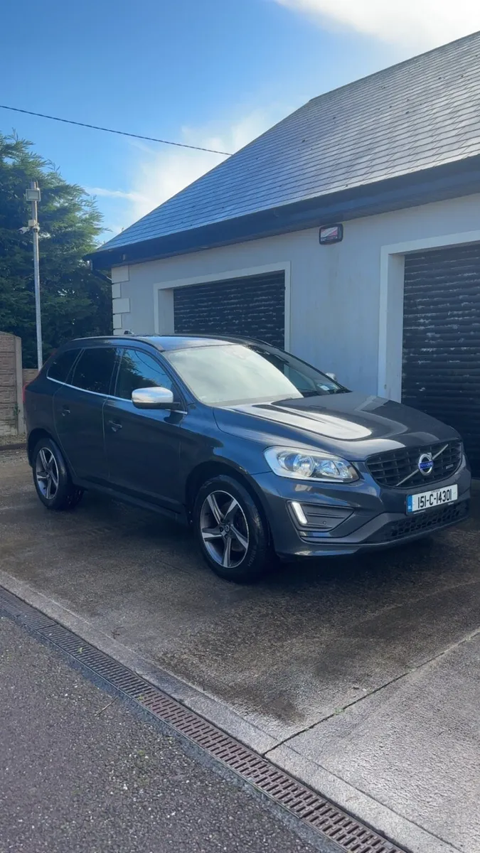 Volvo XC60 ( R design ) - Image 2