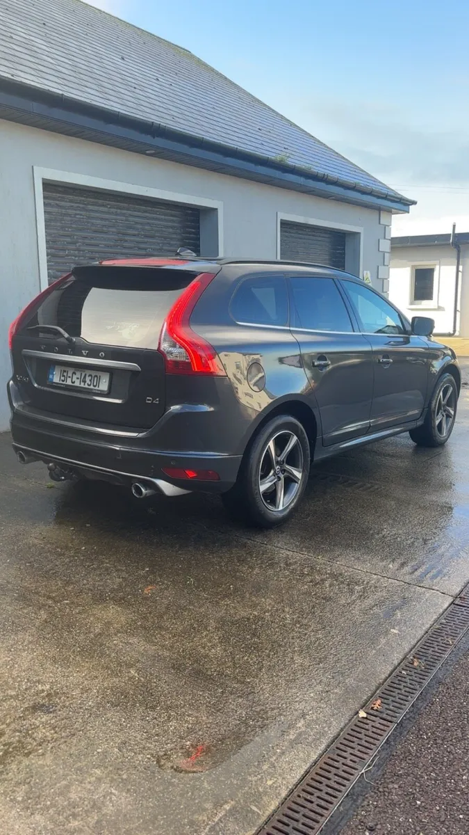 Volvo XC60 ( R design ) - Image 3