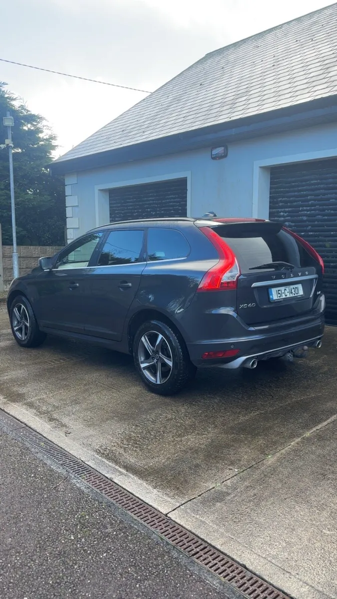 Volvo XC60 ( R design ) - Image 4