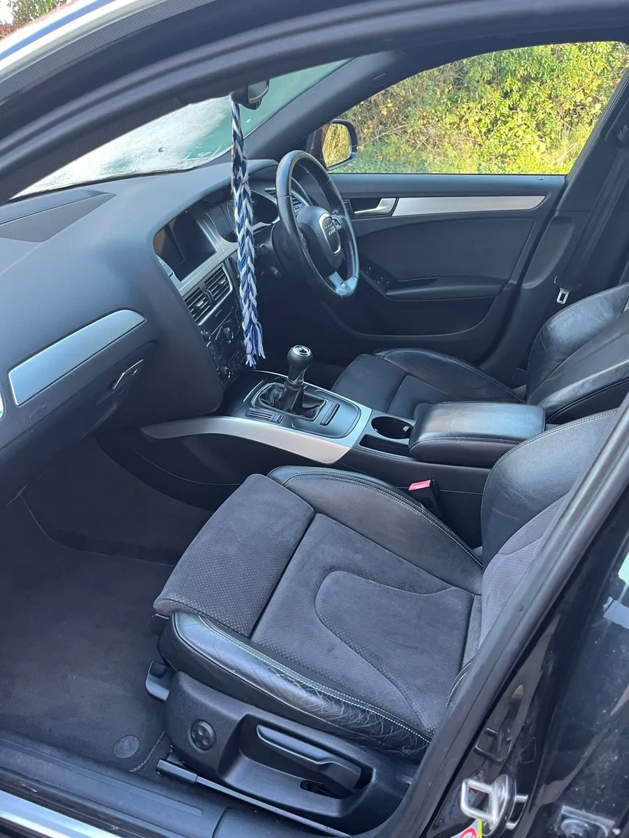 Audi A4 2009 - Image 2