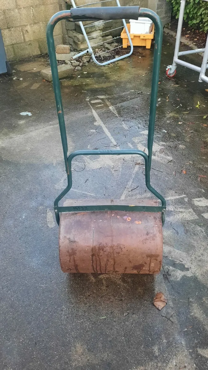 Garden hand water roller- excellent - Image 3