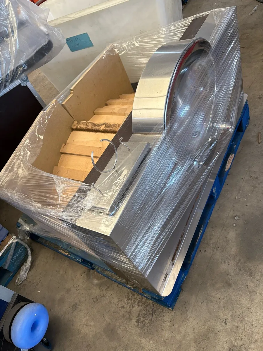 BARBR EQUIPMENT - Image 2