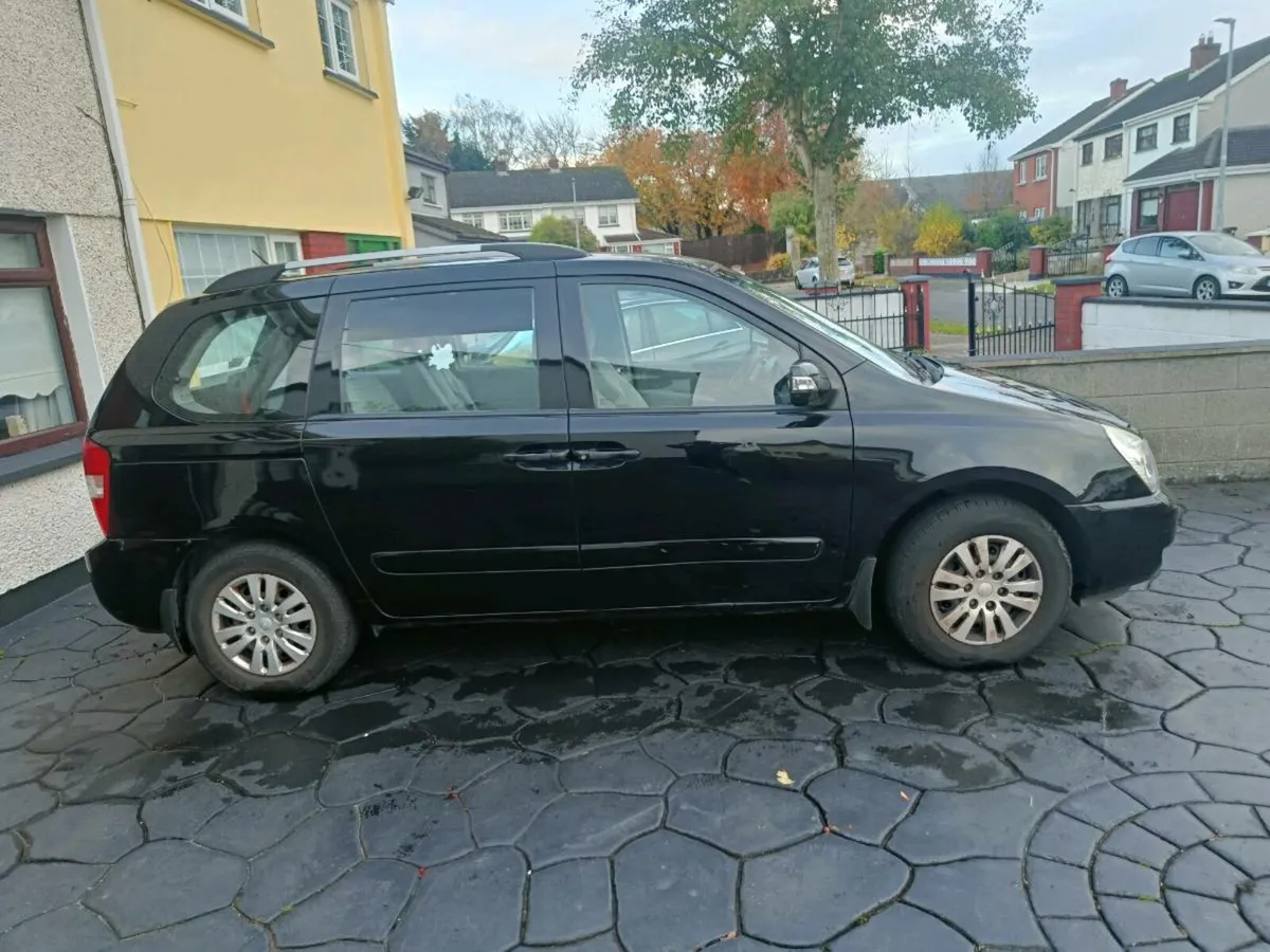 Kia Sedona WAV wheelchair car - Image 3