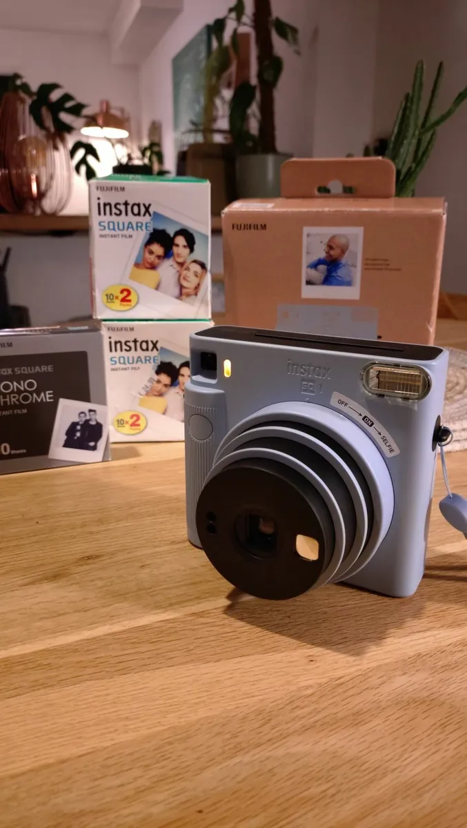 Fujifilm Instax SQ1 Instant Camera with film inclu - Image 1