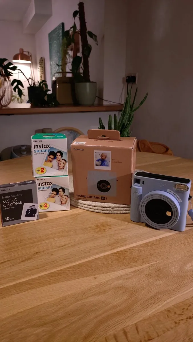Fujifilm Instax SQ1 Instant Camera with film inclu - Image 2