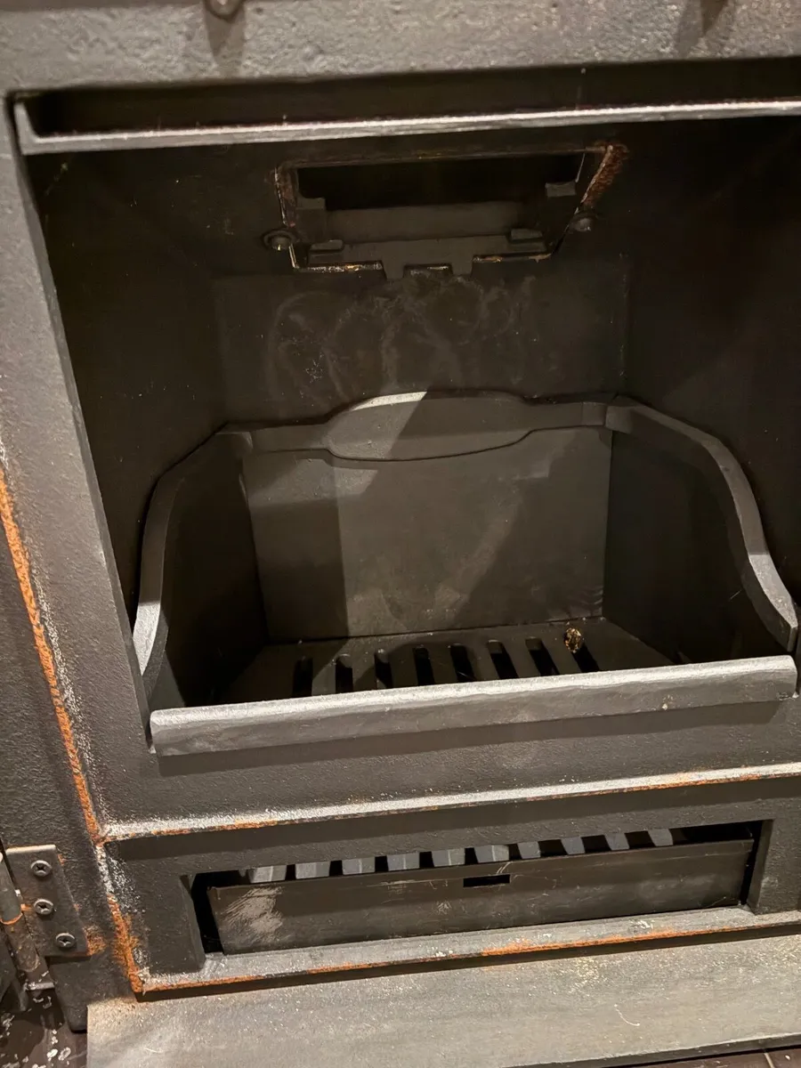 Fire insert/stove - Image 4