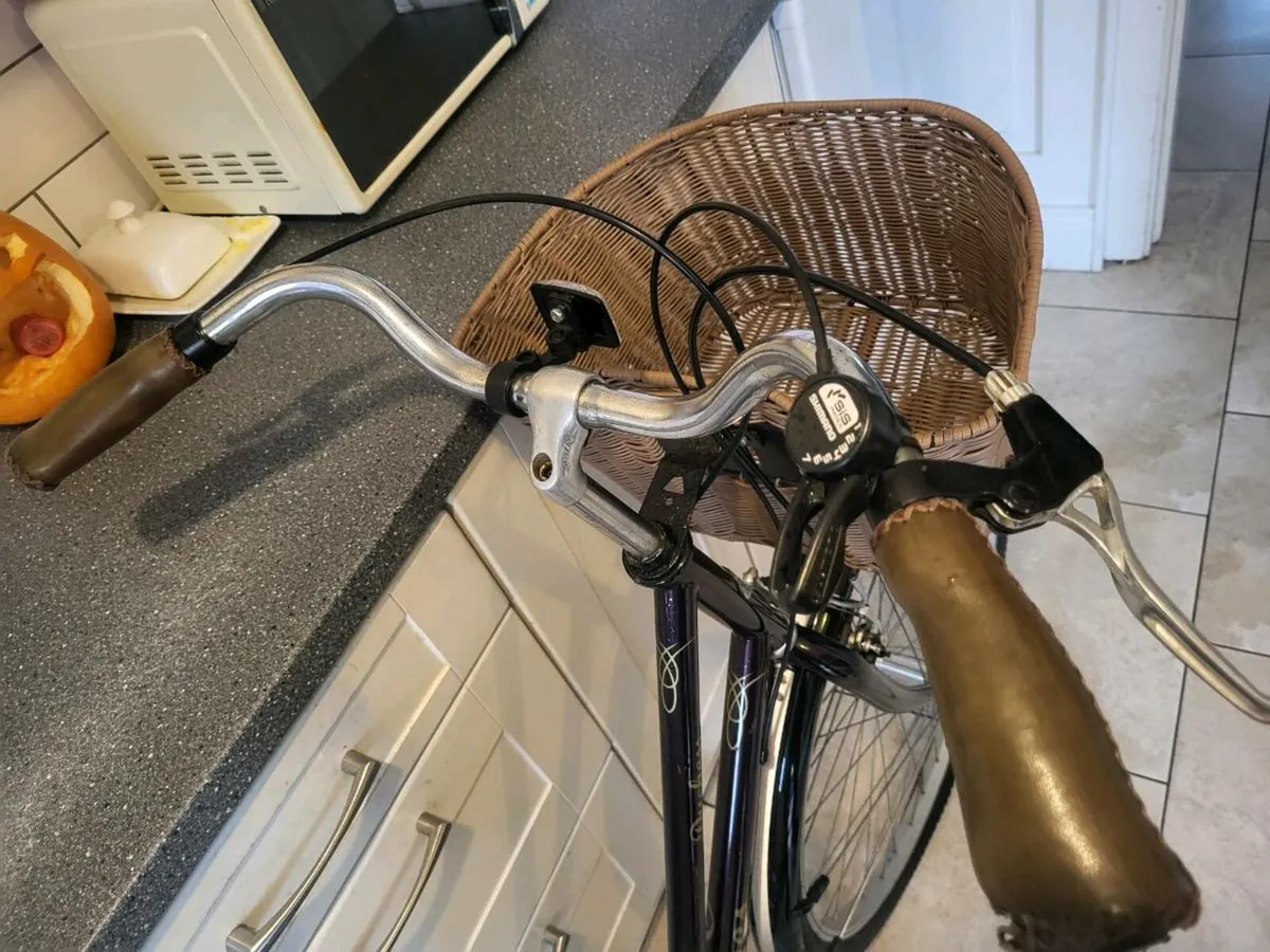 Ladies bike - Image 3