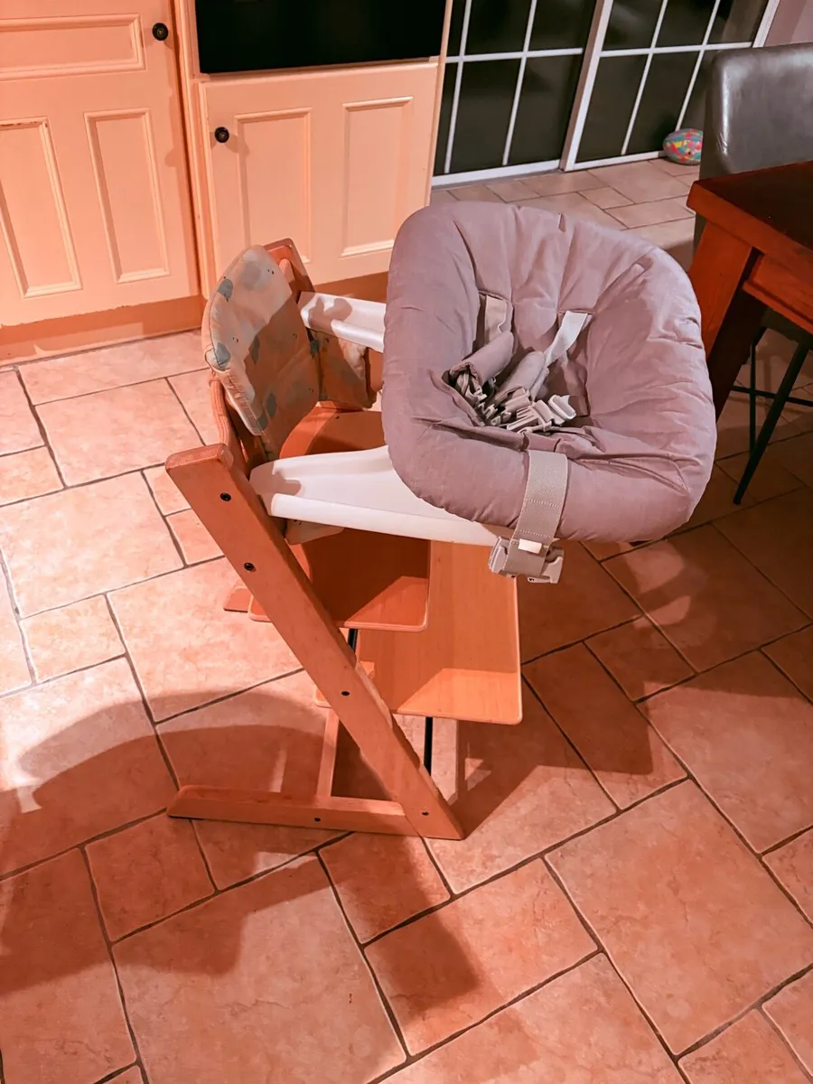 High chair - Image 2